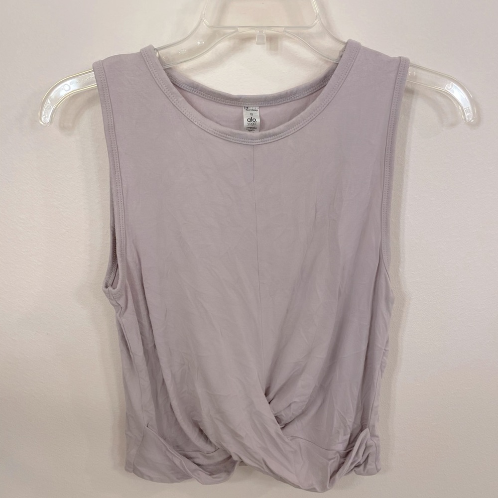 cropped light pink alo tank top!!